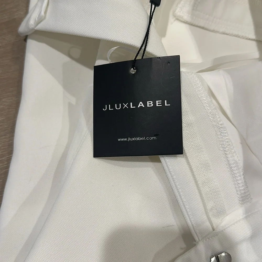 Gorgeous white trousers 💭💕 - Picture 4 of 4